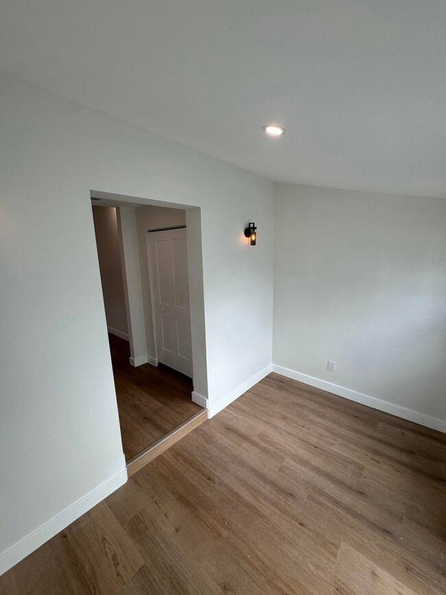 Building Photo - 795 Highland Dr