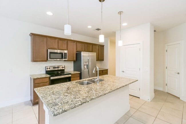 Building Photo - Beautiful two level Condo