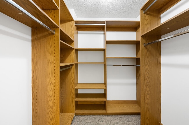 Building Photo - 3051 N Course Dr