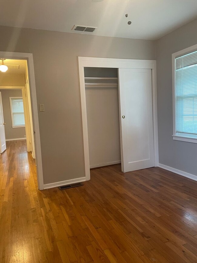 Building Photo - Single Family Home in East Sacramento
