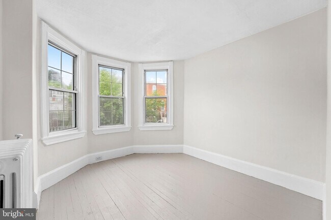 Building Photo - 511 S Harrison St