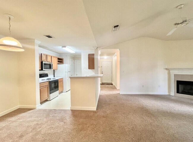 Building Photo - 18469 Bridle Club Dr