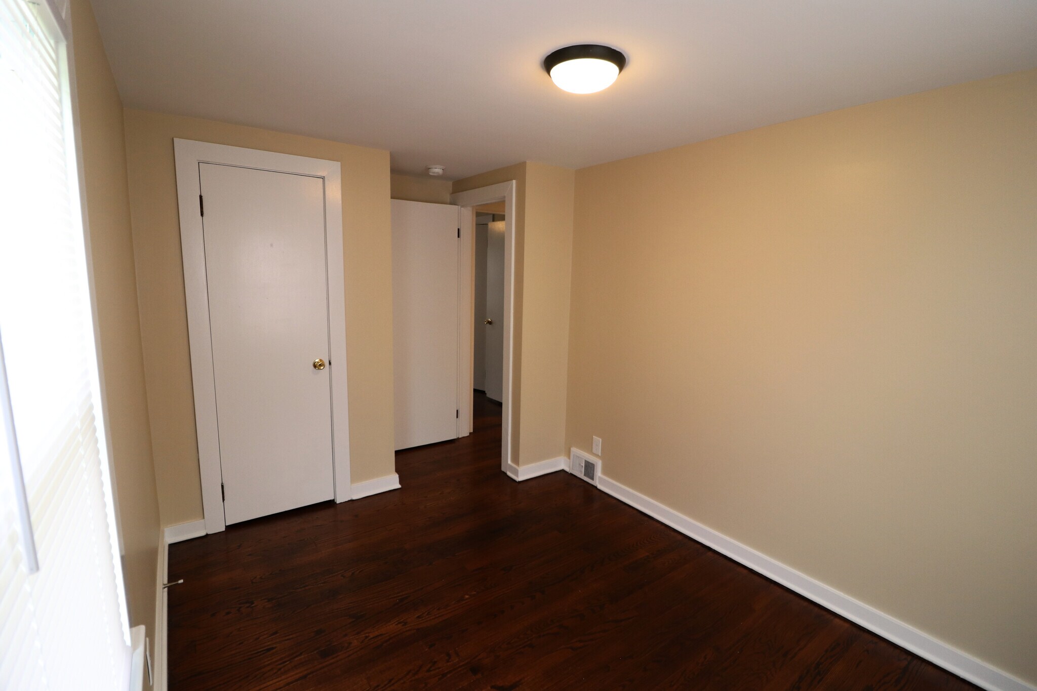 Building Photo - 372 Berkley St