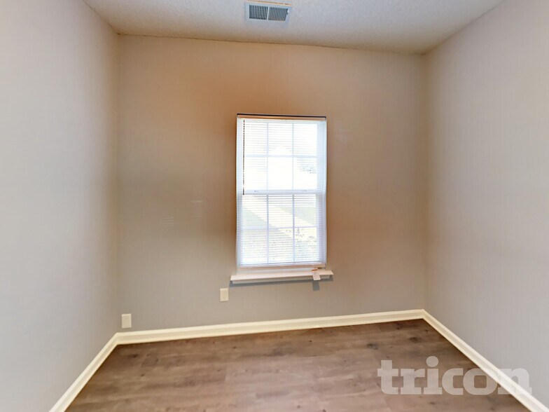 Building Photo - 3846 Tioga Ln