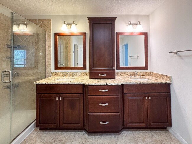 Building Photo - Windermere Landings Highly Desirable 3/2.5 Home...Beautifully Upgraded (2139 sq ft)! MUST SEE!