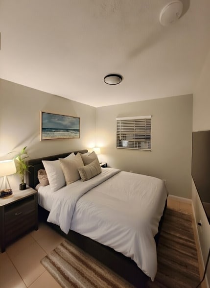 Building Photo - 103 Alhambra Ave