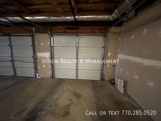 Building Photo - 64 Wooddale Ln