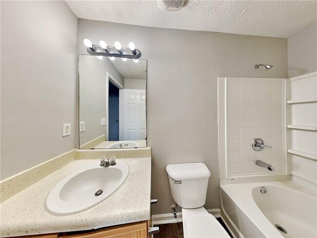 Building Photo - 8304 Fairington Village Dr