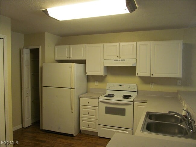 Building Photo - 5228 30th St SW