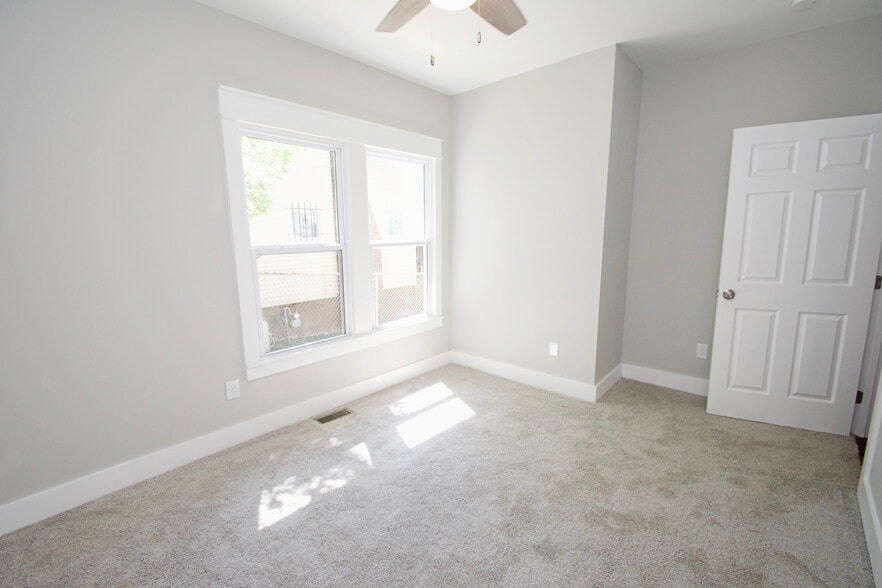 Bed 2 - 2404 Jefferson Ave