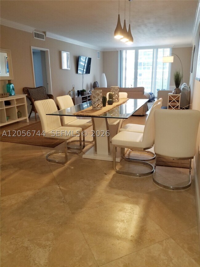 Building Photo - 5825 Collins Ave