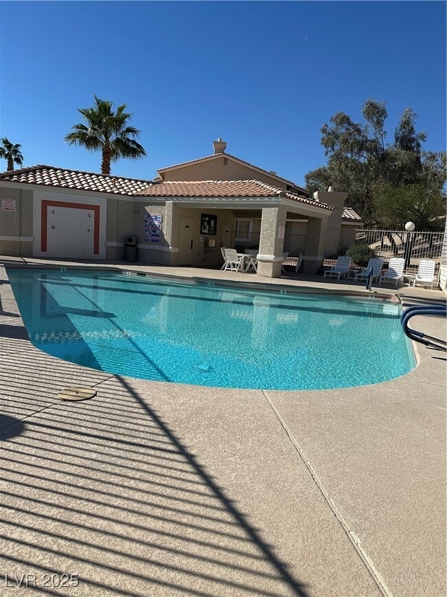 Building Photo - 2266 Camel Mesa Dr