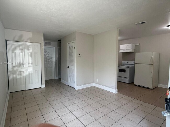 Building Photo - 7231 Bailey Ct