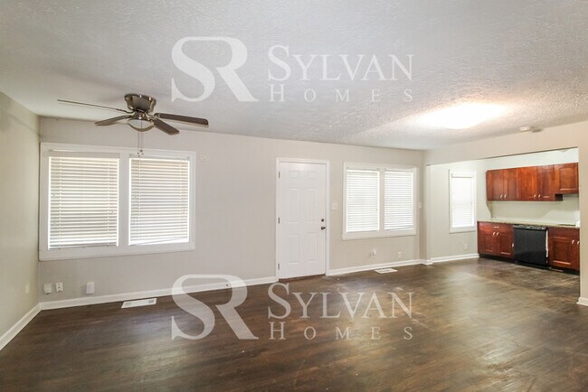Building Photo - The living is easy in this 3 bedroom, 2 bathroom home