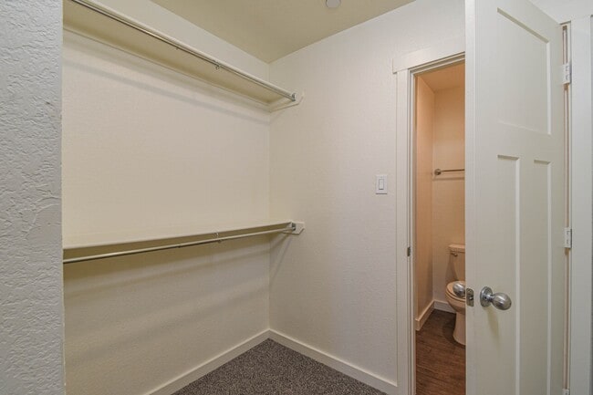 Building Photo - 21155 Gosling Rd