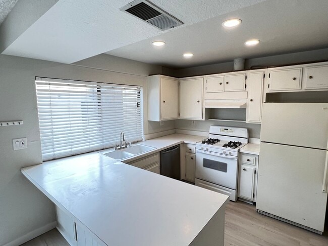 Building Photo - Charming 4 Bed 3 Bath Brea Townhome with P...