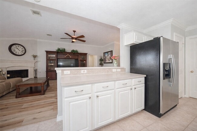 Building Photo - 6210 Fawnlake Dr