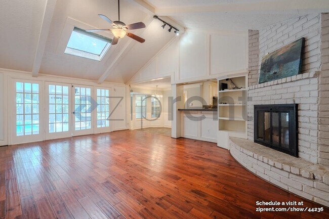 Building Photo - 1558 O'Connor Dr
