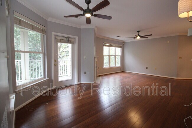 Building Photo - 12913 Alton Square