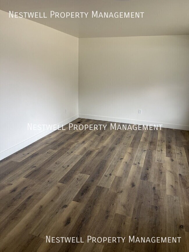 Building Photo - 893 W 1500 N St