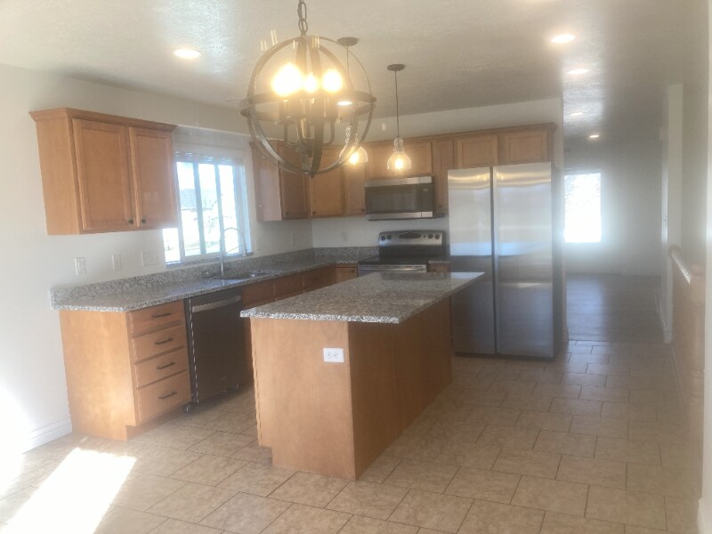 Building Photo - 832 S 925 W