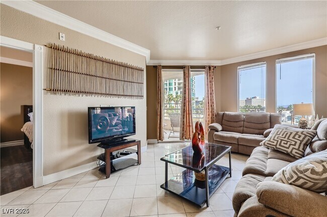 Primary Photo - 270 E Flamingo Rd