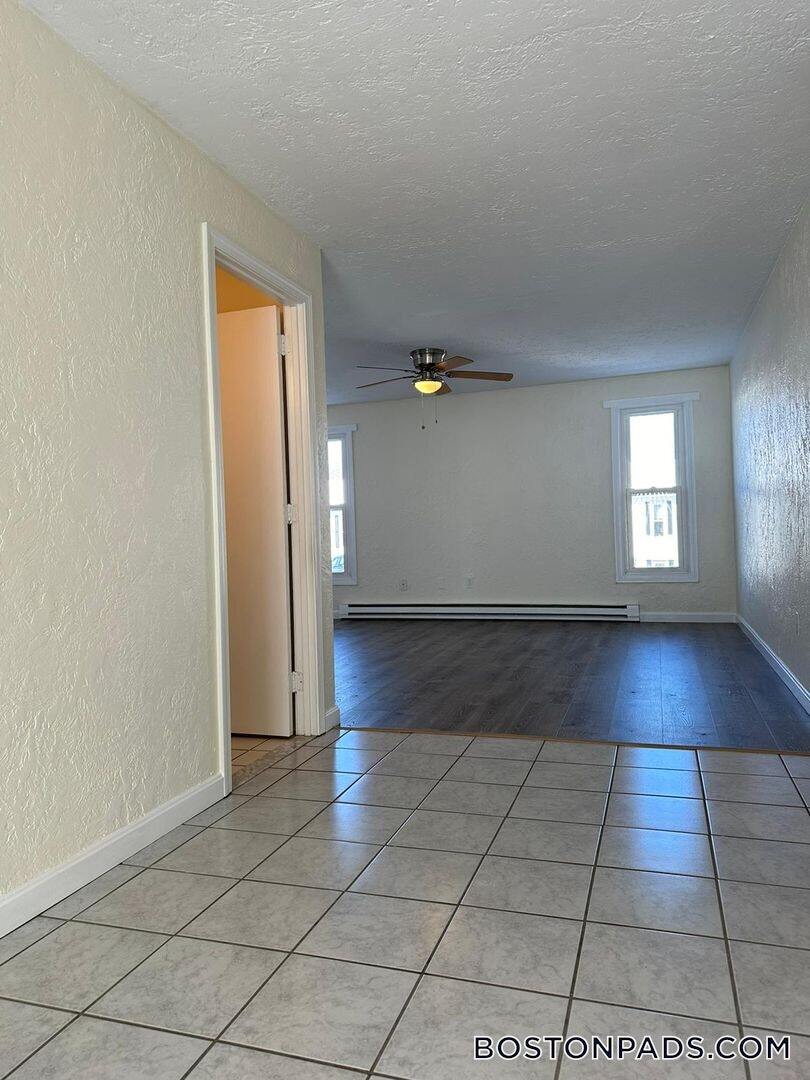 Building Photo - 2 Vista Ln