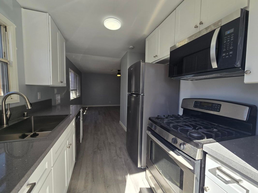 Building Photo - 317 Warren Ln