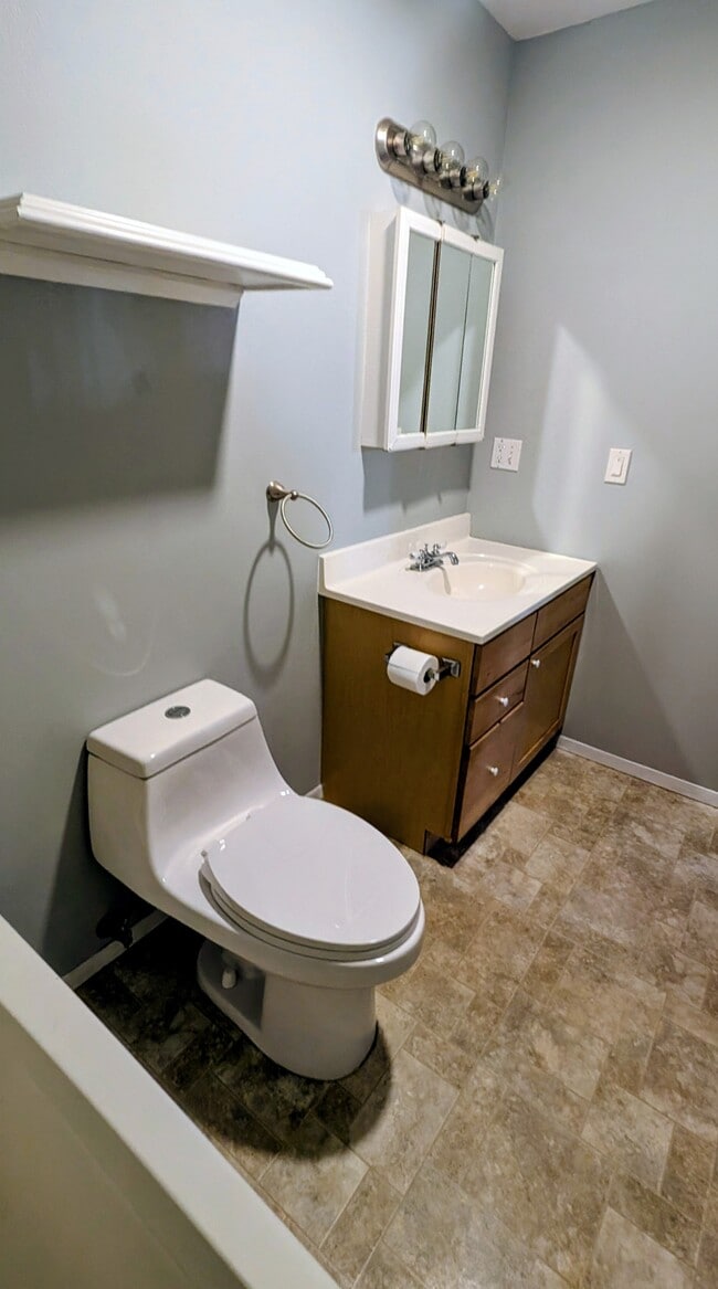 Building Photo - 3885 Sonoma Ave