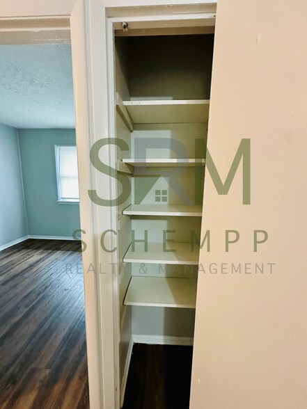 Building Photo - 5616 Lagoona Dr