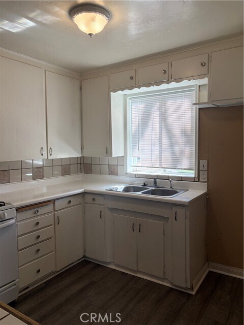 Building Photo - 10803 Bellflower Ave