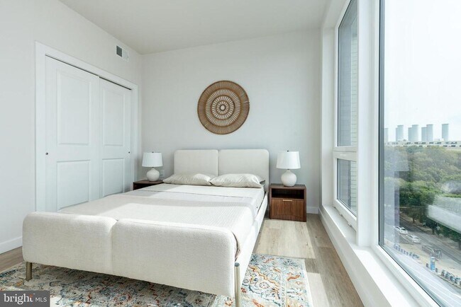 Building Photo - 1130 N Delaware Ave