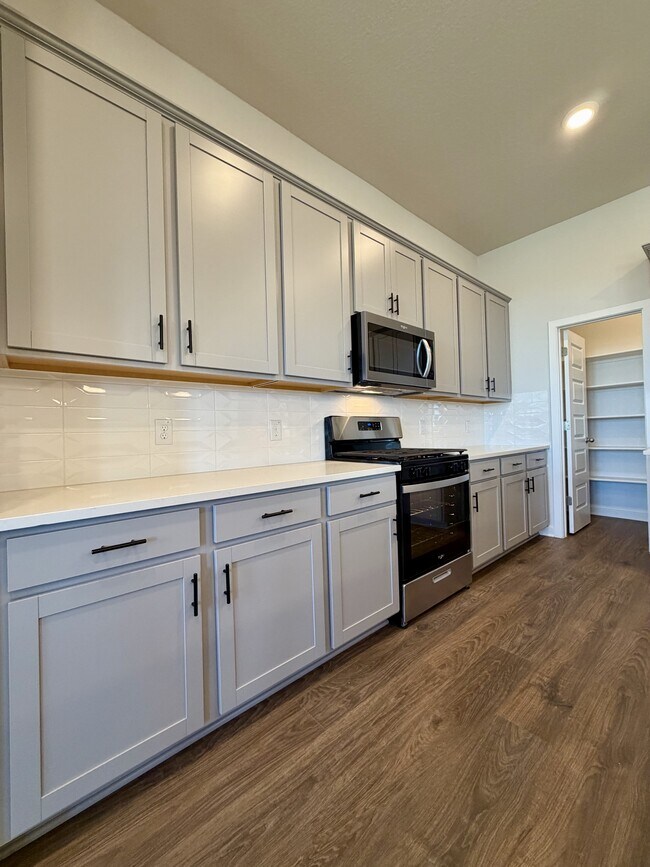 Building Photo - 14427 Inspiration Pt