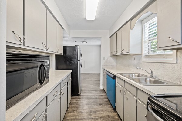 Building Photo - 7818 James St