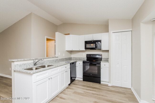 Building Photo - 1790 Lantana Ct NW