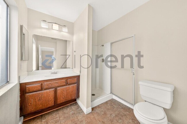 Building Photo - 14359 Parkwood Dr