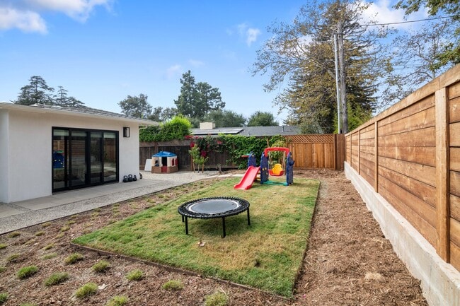 Building Photo - 3116 Calle Fresno