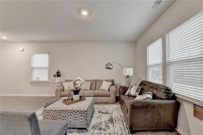 Building Photo - 111 Horned Owl Ave