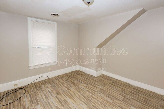 Building Photo - 3926 Woodbridge Ave