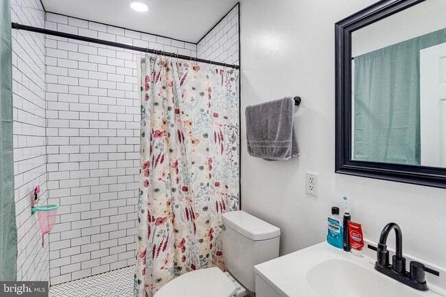 Building Photo - 4157 Waterway Dr
