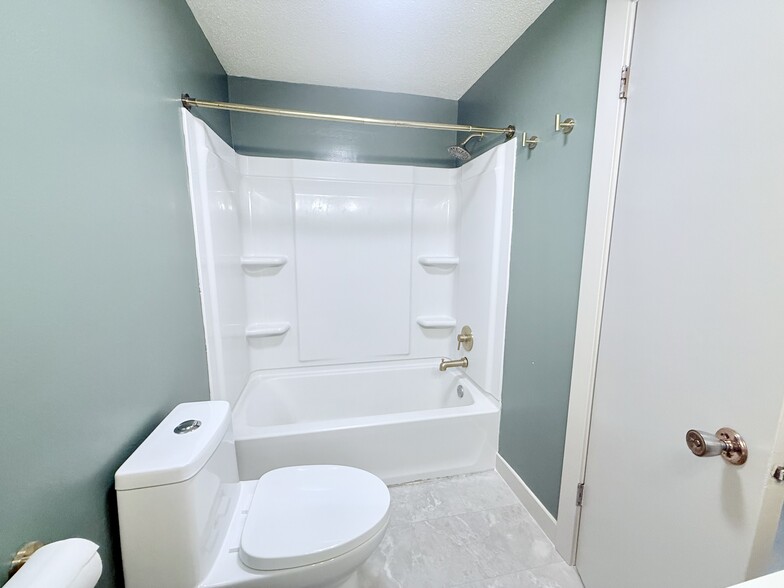 Bathroom - 1409 W 2nd St