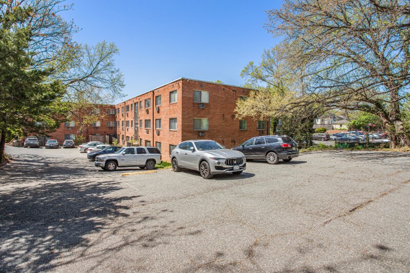 Building Photo - 4465 MacArthur Blvd NW