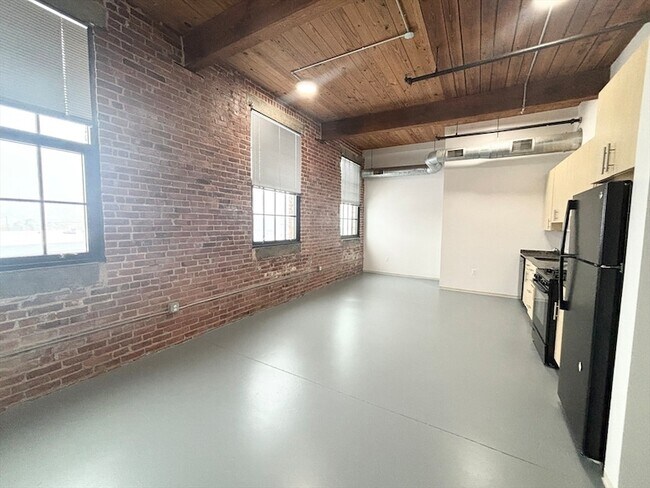 Building Photo - 88 Gerrish Ave