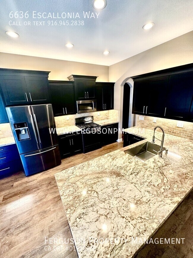 Building Photo - 6636 Escallonia Way
