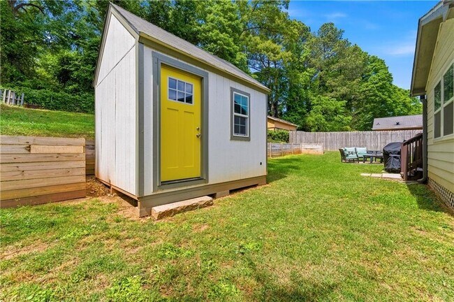 Building Photo - 1859 Winthrop Dr SE