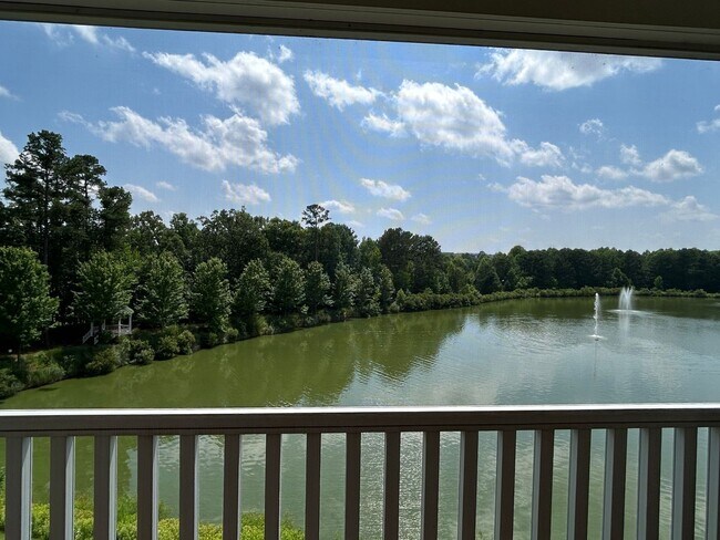 Building Photo - 2 Bedroom | 2 Bathroom Corner Unit Townhom...