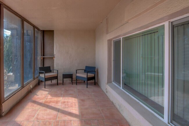 Building Photo - Spacious 4BR in Tucson