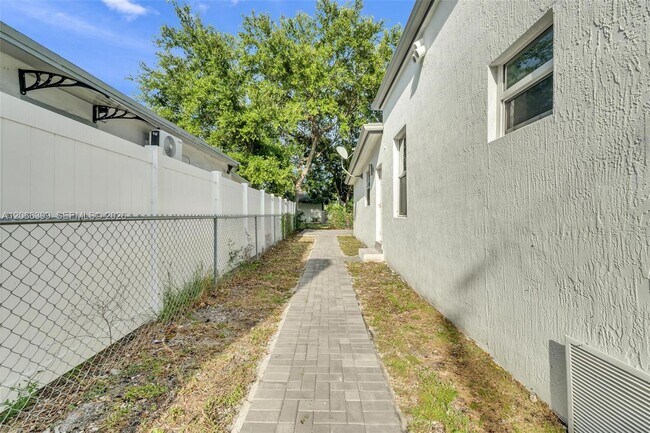 Building Photo - 7537 NW 3rd Ave