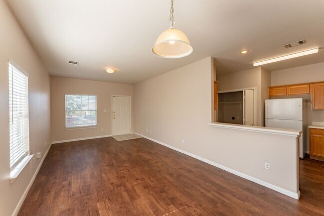 Building Photo - Charming 3/2 Home in Westchester Park!!!