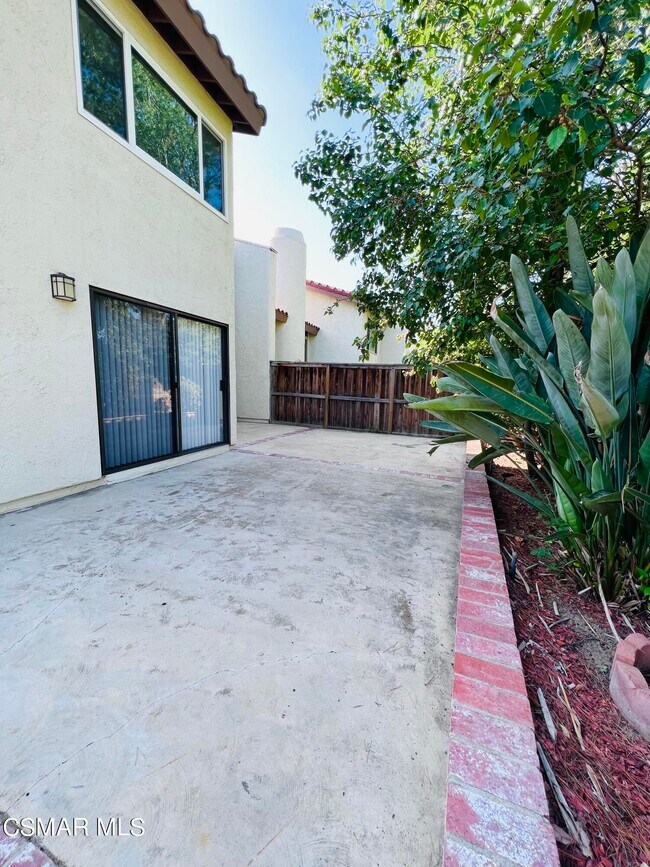 Building Photo - 937 Shadow Lake Dr